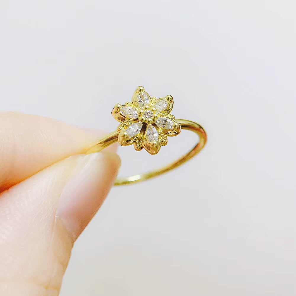 Anillo de susurro de pétalos