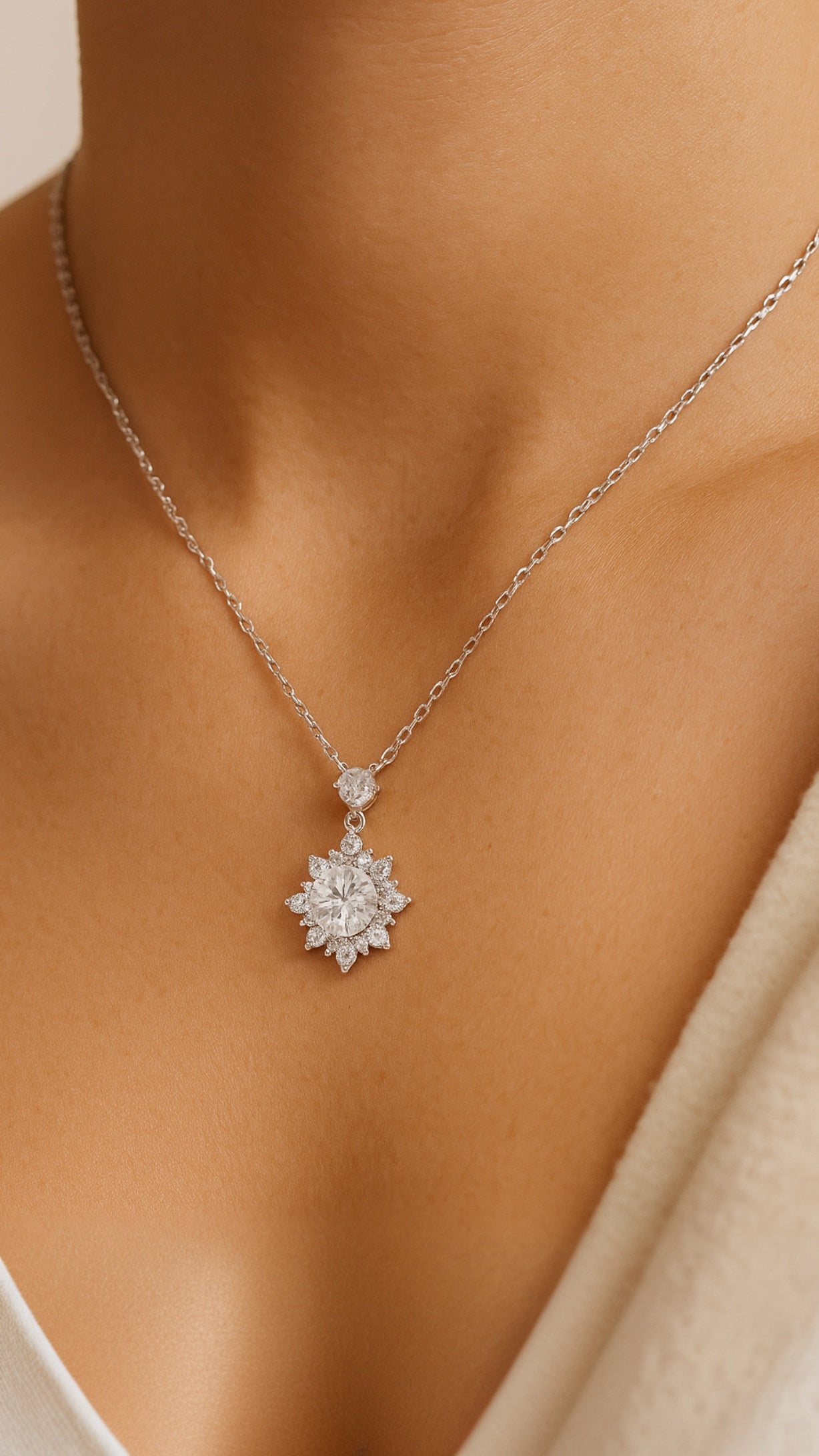 Sparkling Glamour Necklace