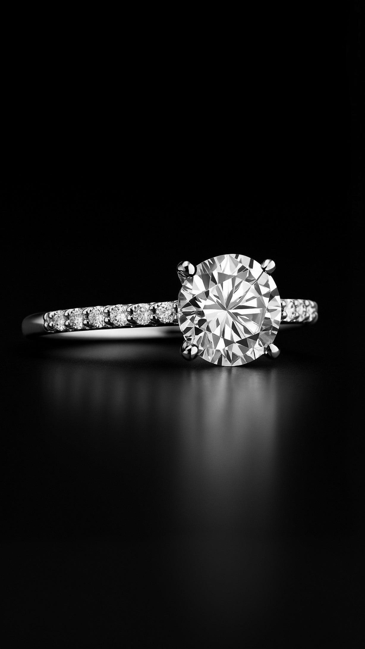Luxurious Star Ring