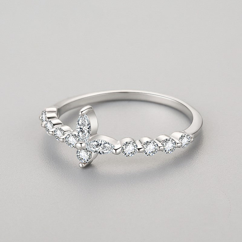 Deluxe Diamondique Ring - Diamoray