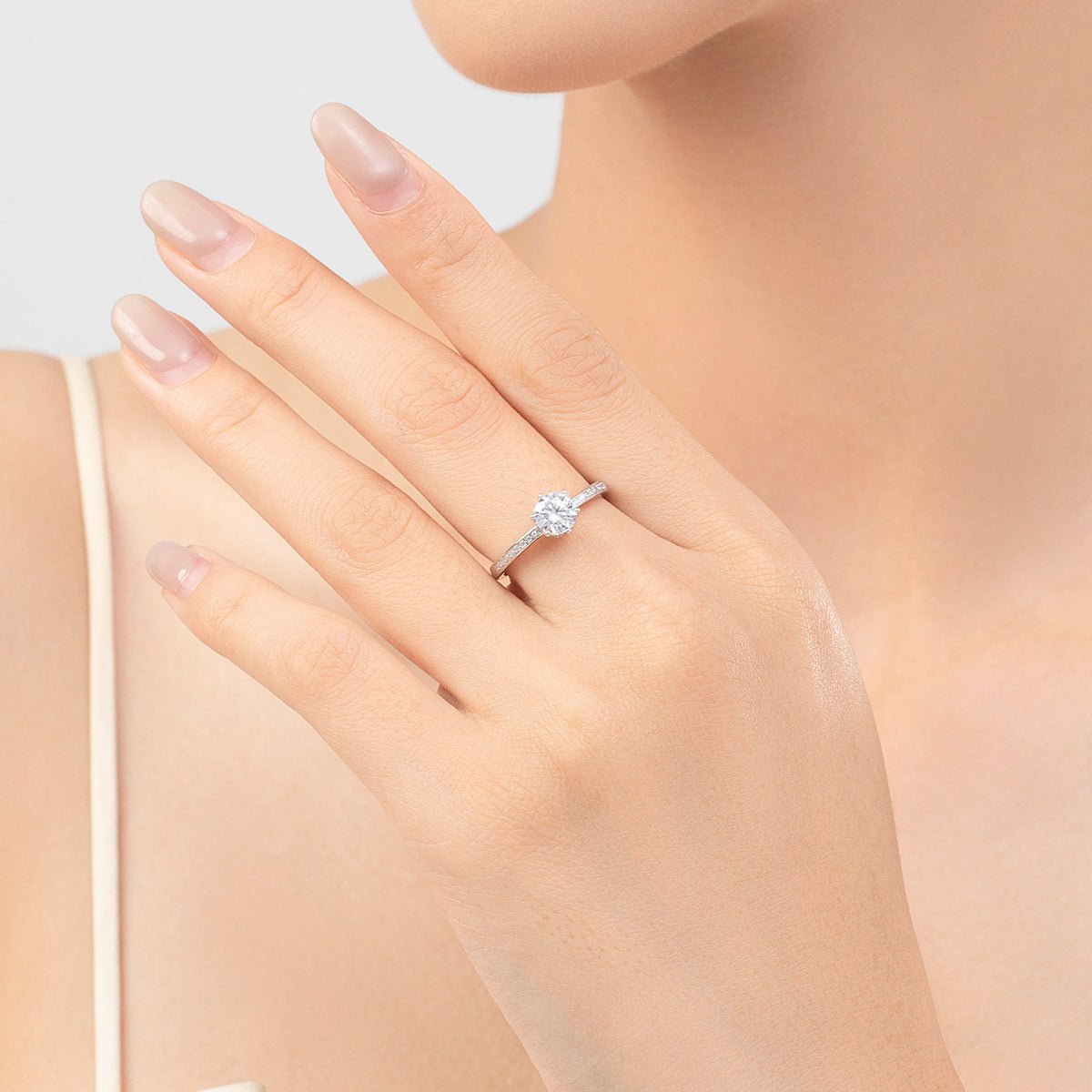 Gleaming Jewel Ring - Diamoray