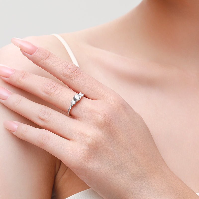 Radiant Glamour Ring - Diamoray