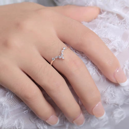 Anillo de deseos iluminado por estrellas