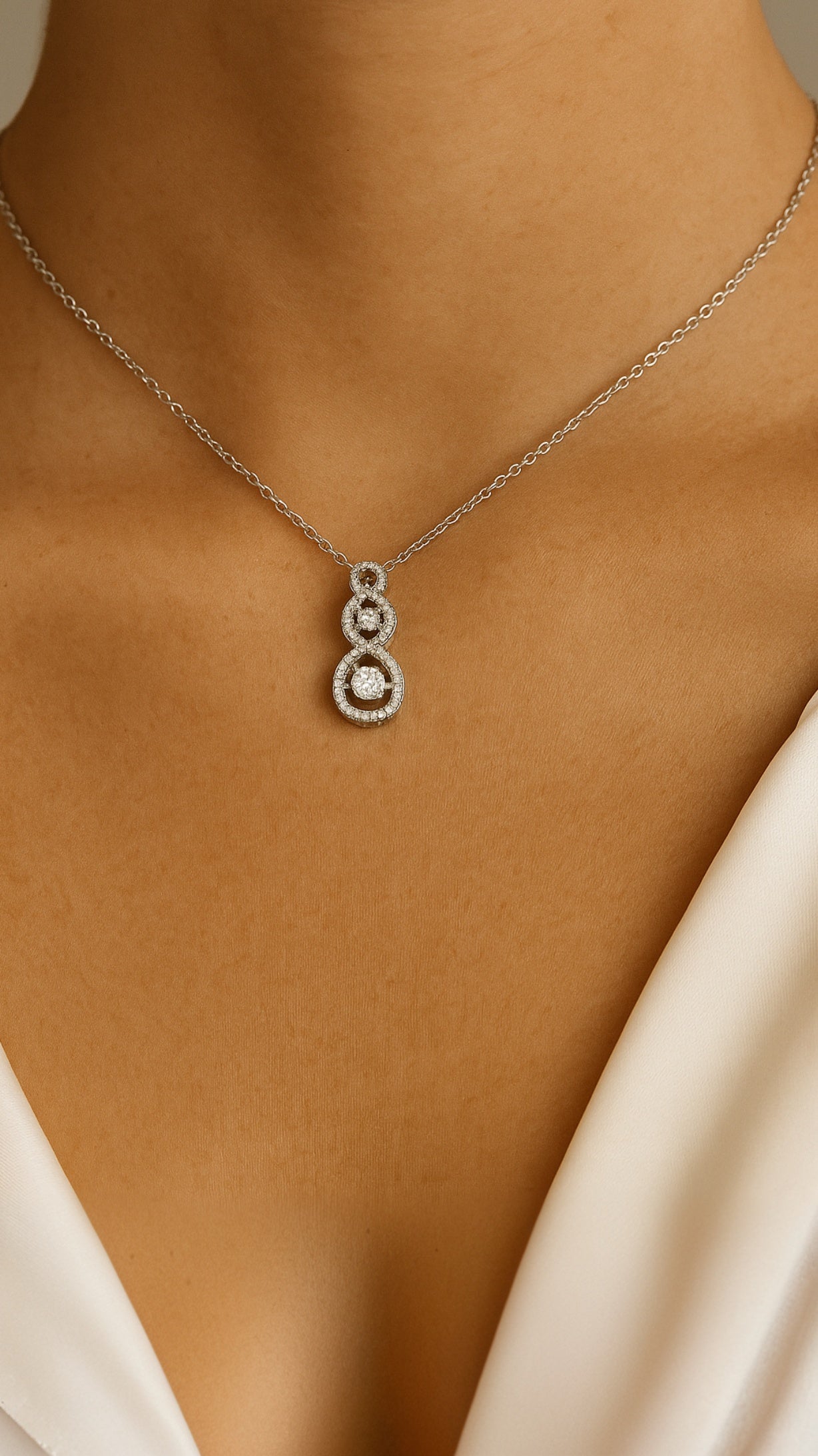 Opale Noire Necklace
