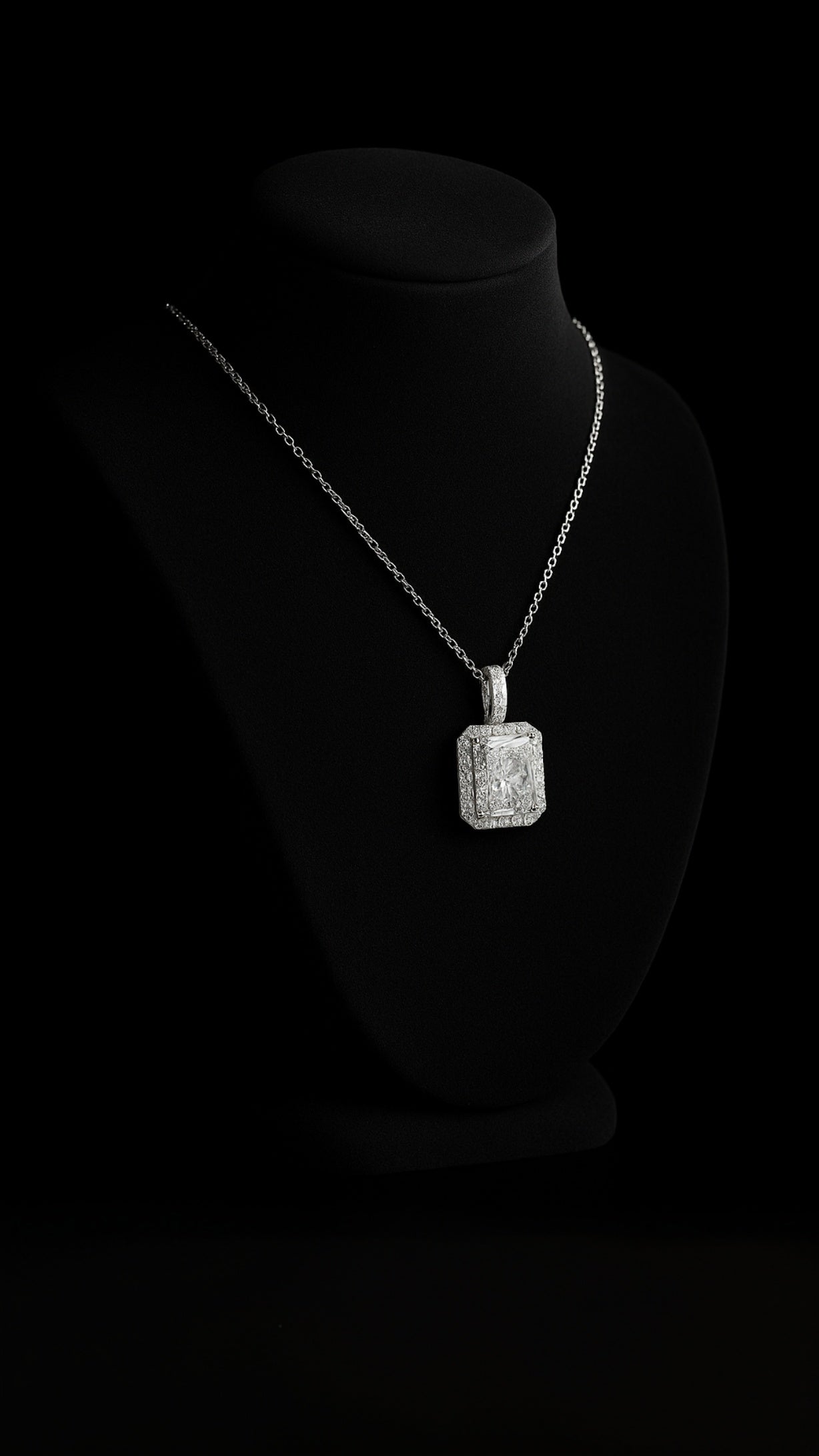 Solstice Gleam Necklace