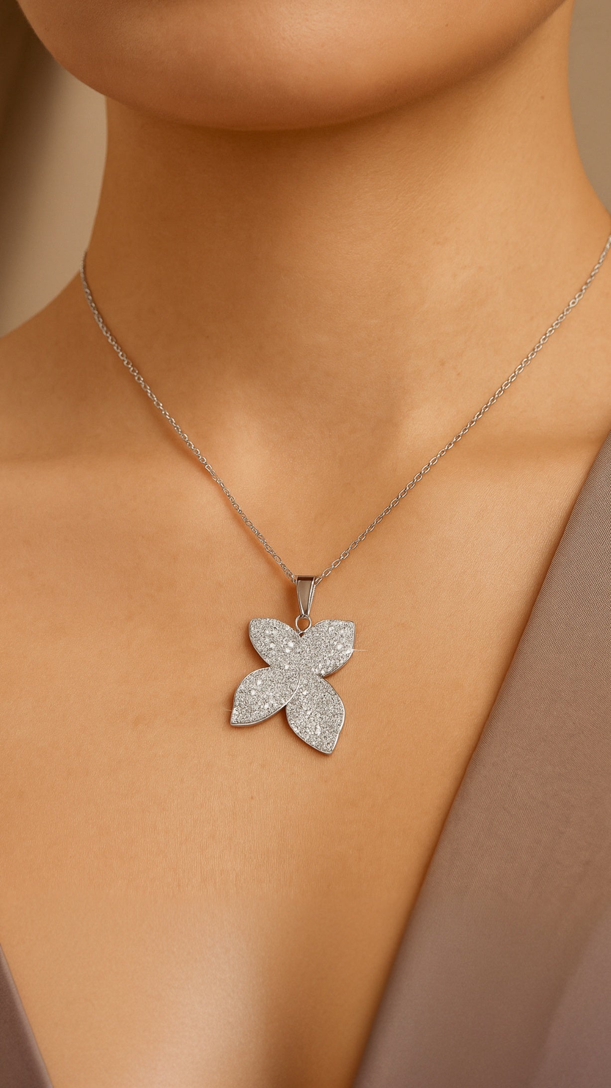 Fleur de Minuit Necklace