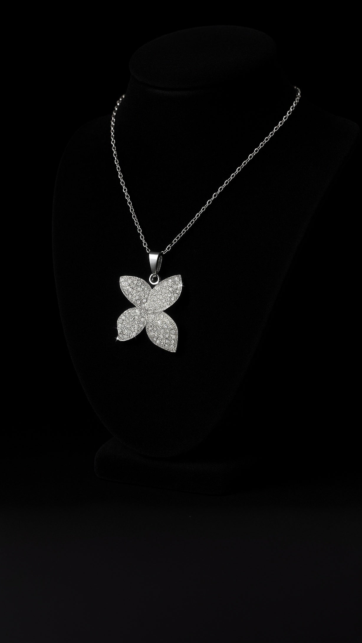 Fleur de Minuit Necklace
