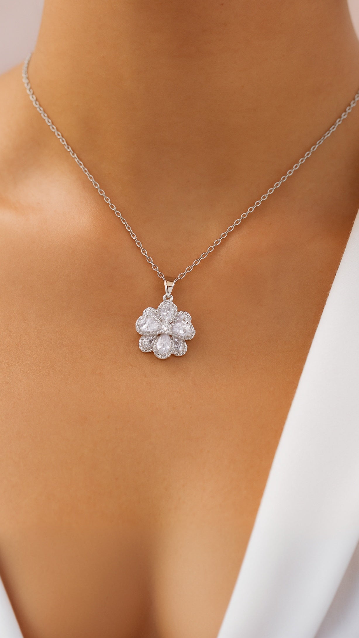 Blooming Aura Necklace