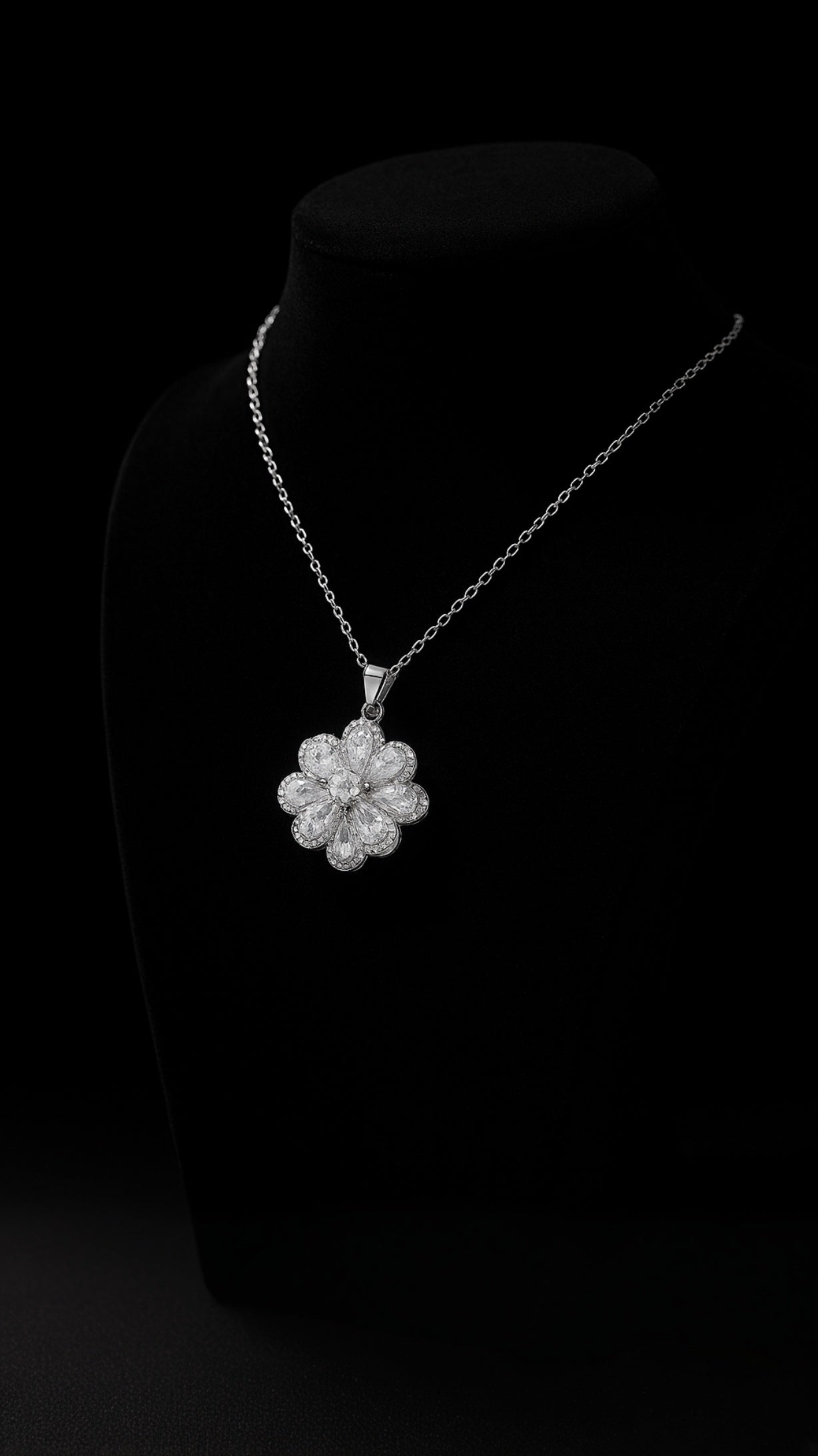 Blooming Aura Necklace