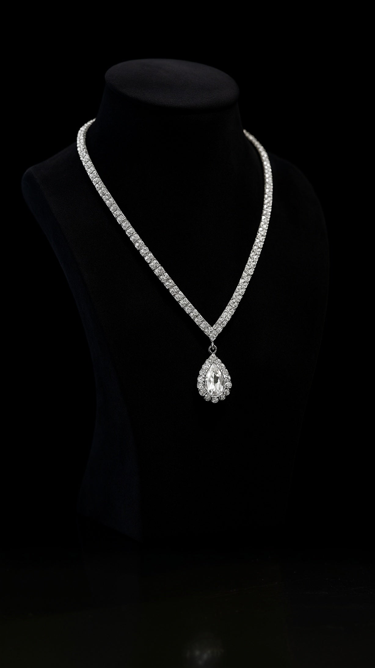 Brilliant Edge Necklace