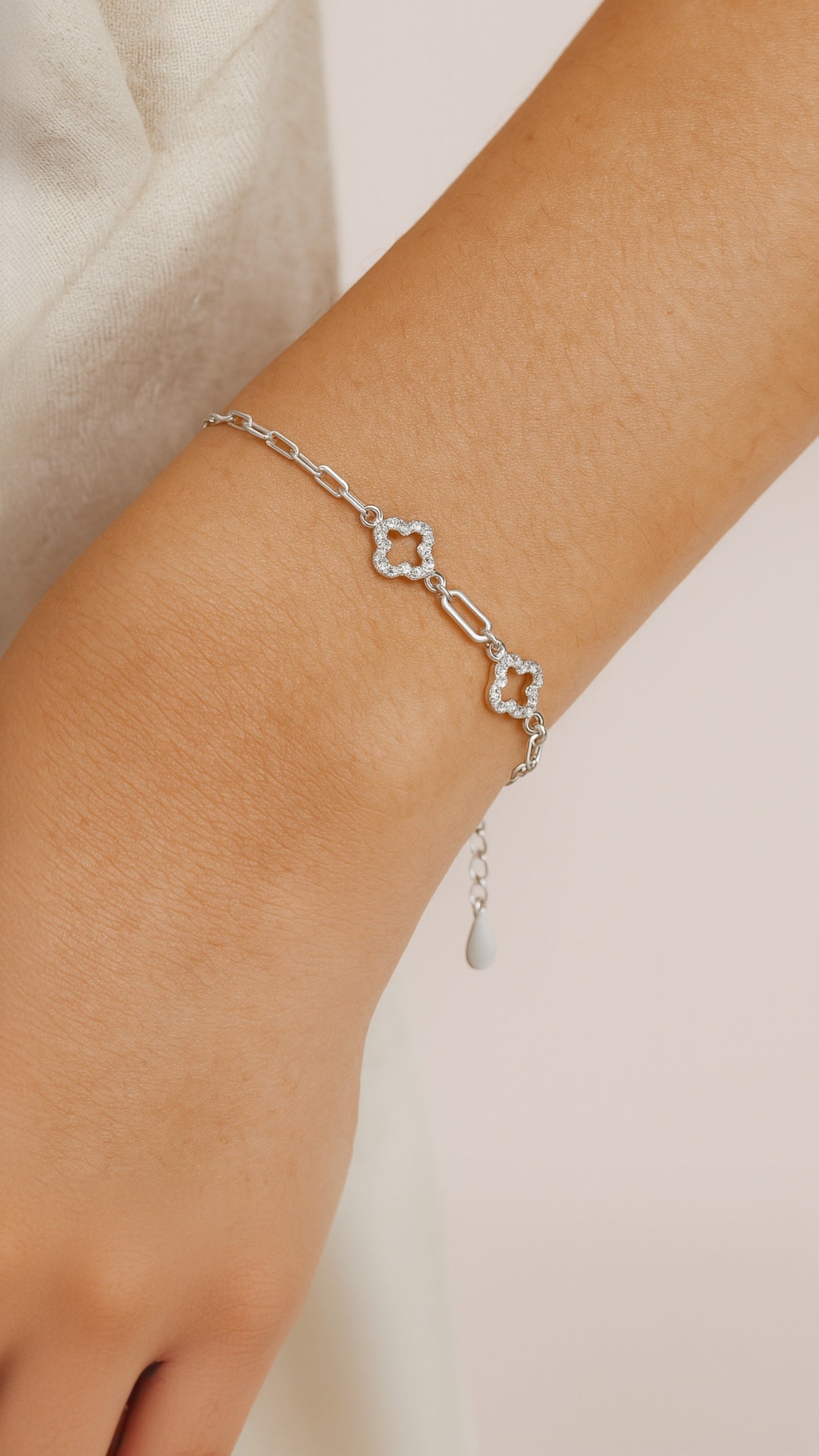 Wanderlust Threads Armband