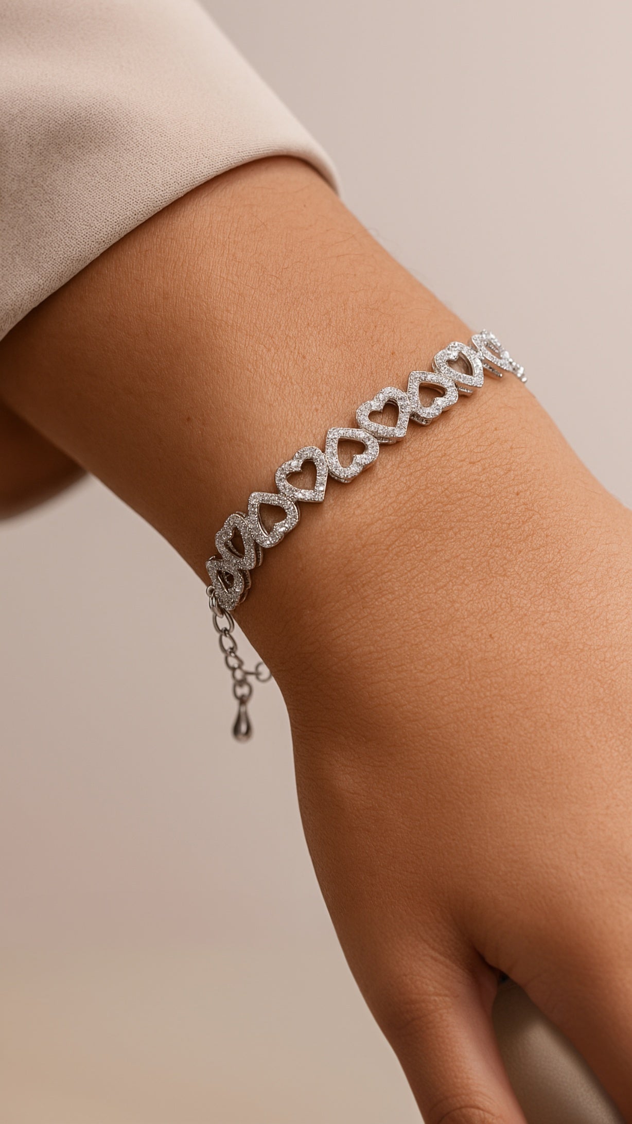 Noir Heartline Bracelet