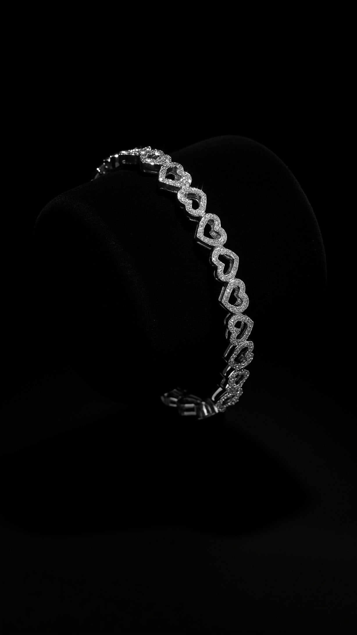 Noir Heartline Bracelet