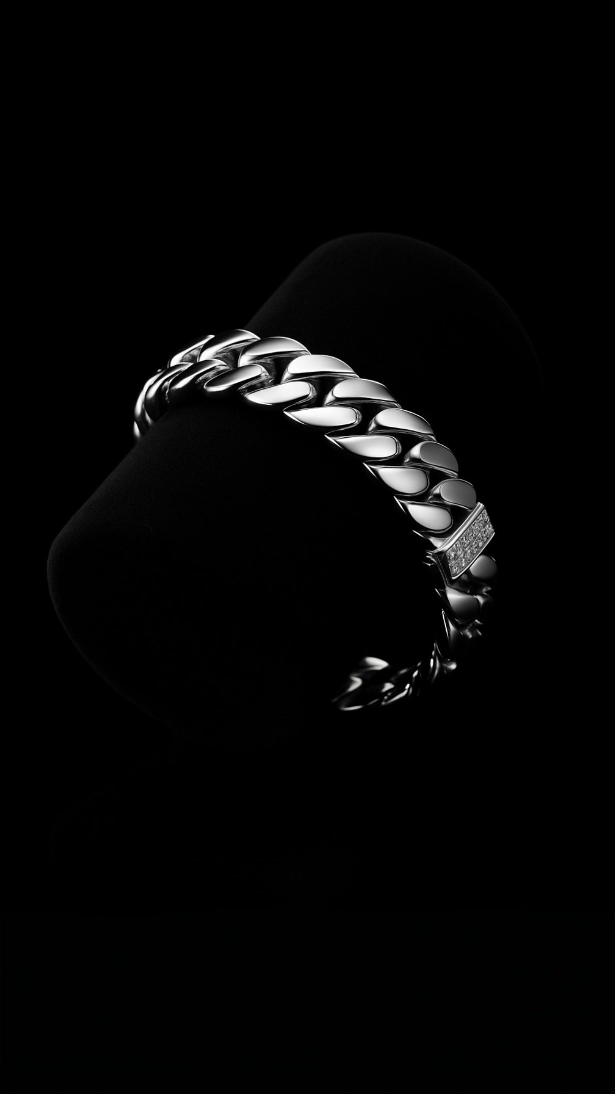 Entwined Glamour Bracelet