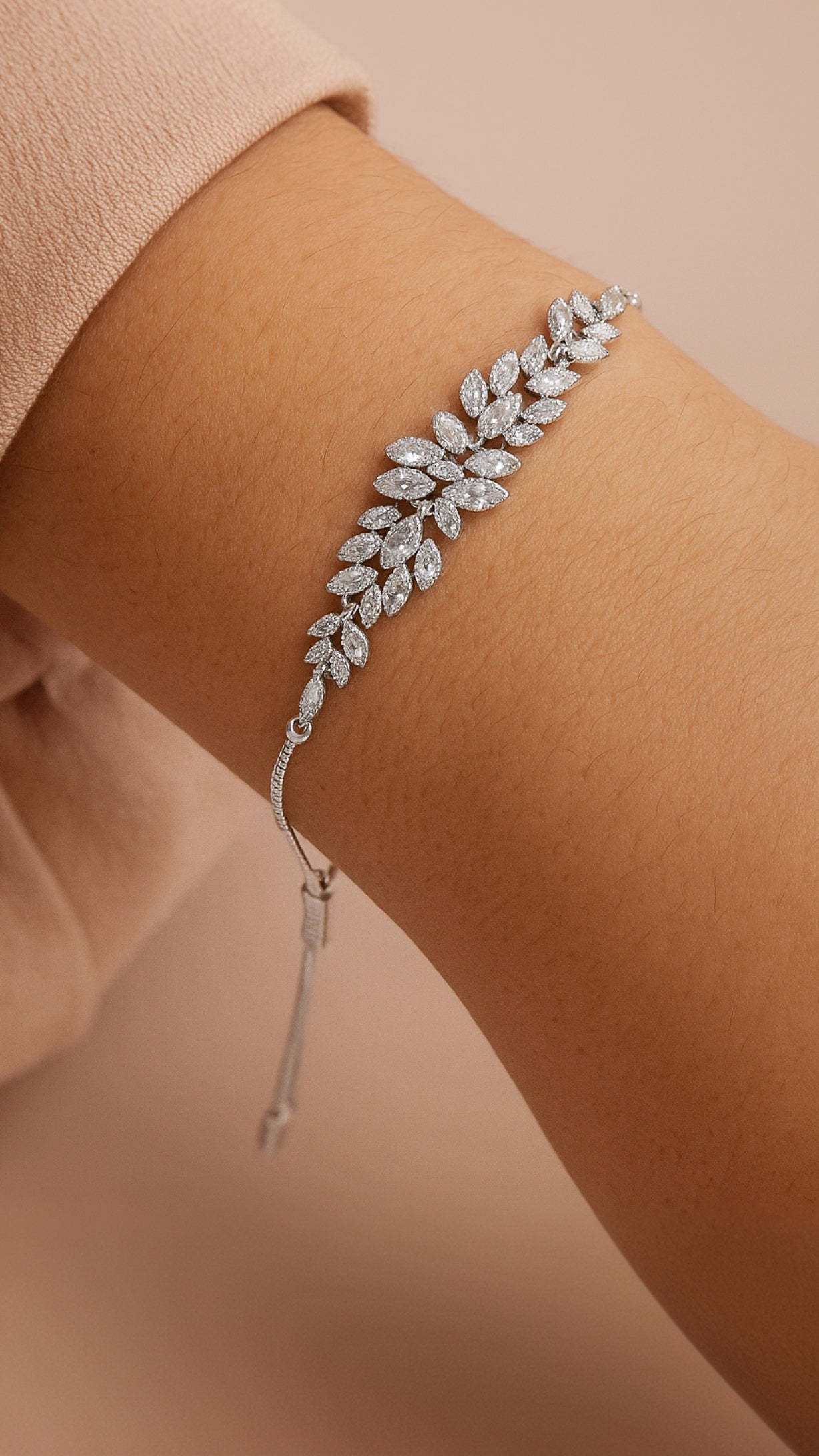 Elara Gleam Bracelet