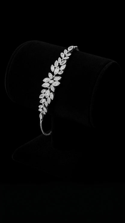 Elara Gleam Bracelet