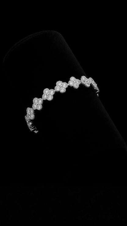 Clover Elegance Bracelet