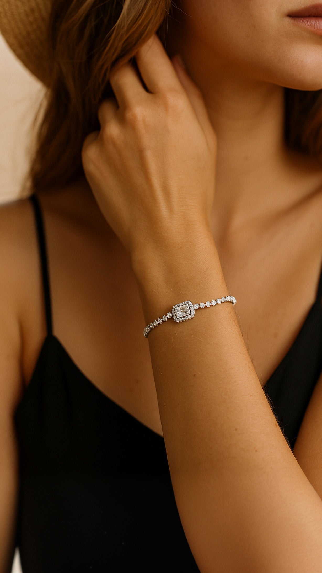 Crowned Gleam Bracelet