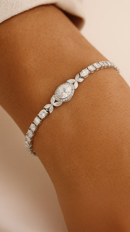 Solaris Embrace Bracelet