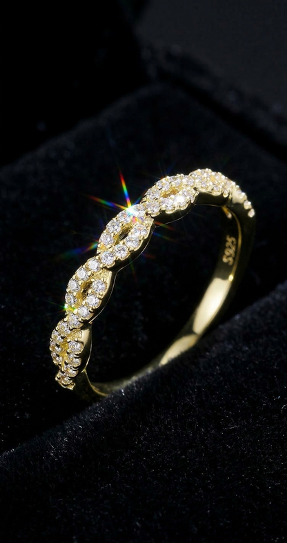 Sparkling Swirl Ring