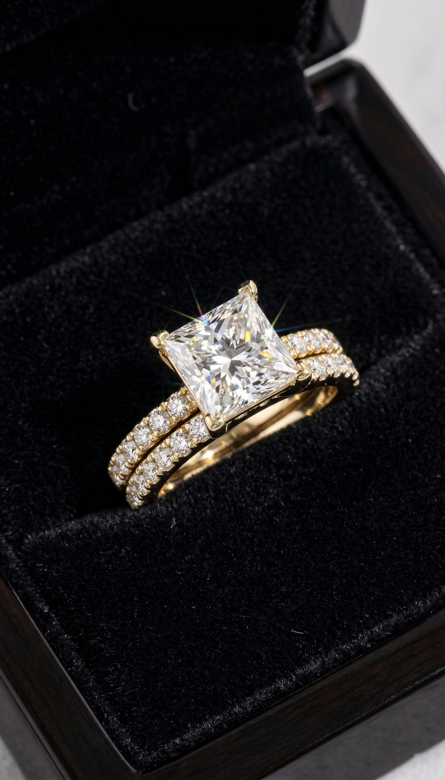 Hypernova Elegance Ring