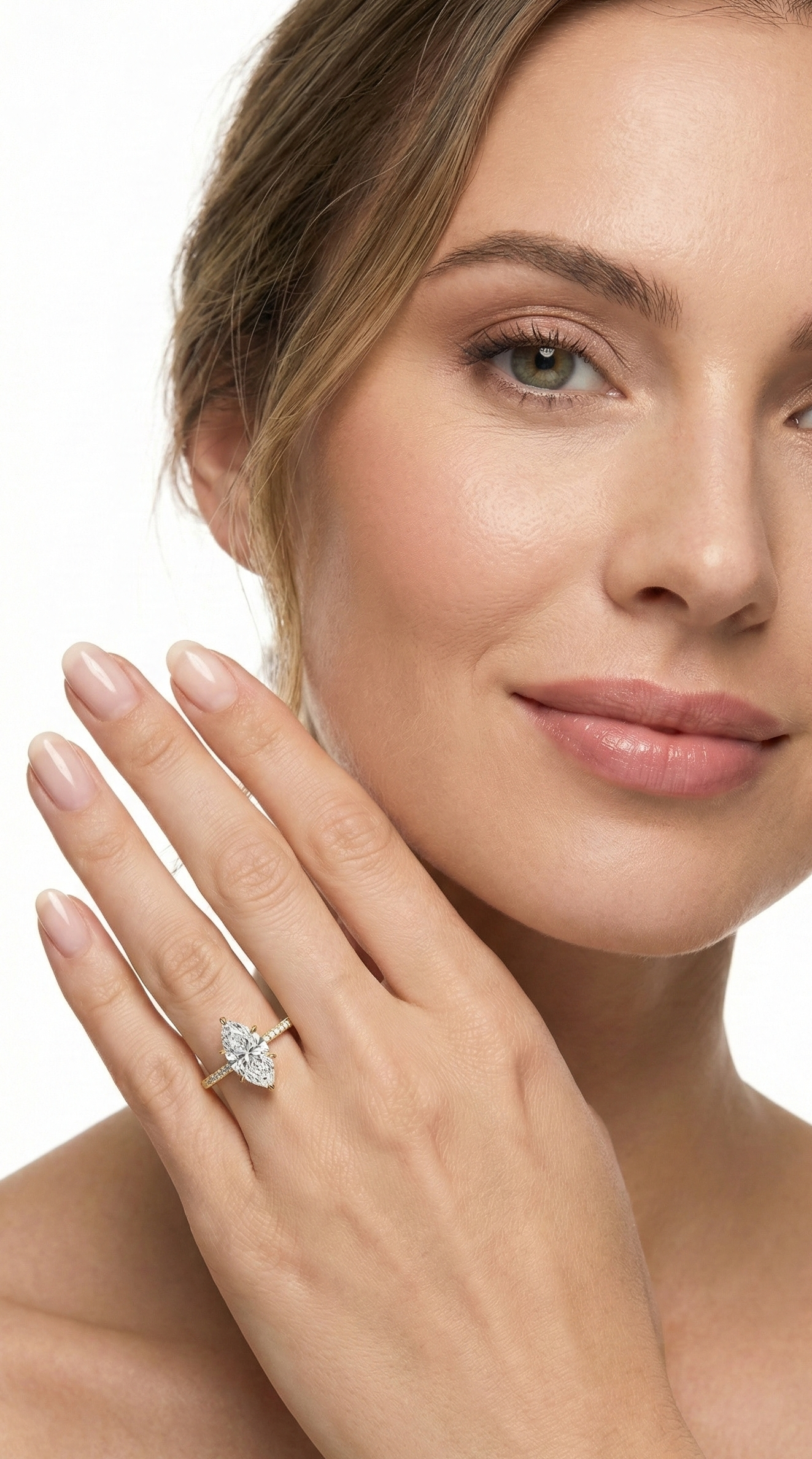 Anillo con cresta estelar