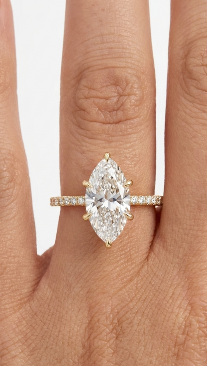 Anillo con cresta estelar