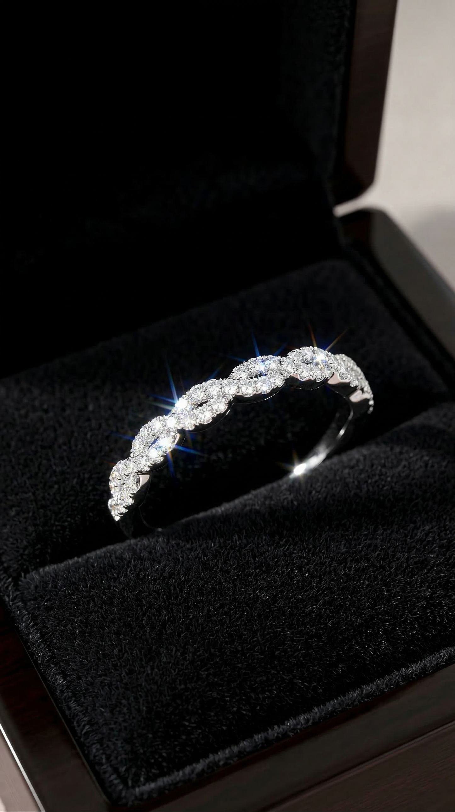 Sparkling Swirl Ring