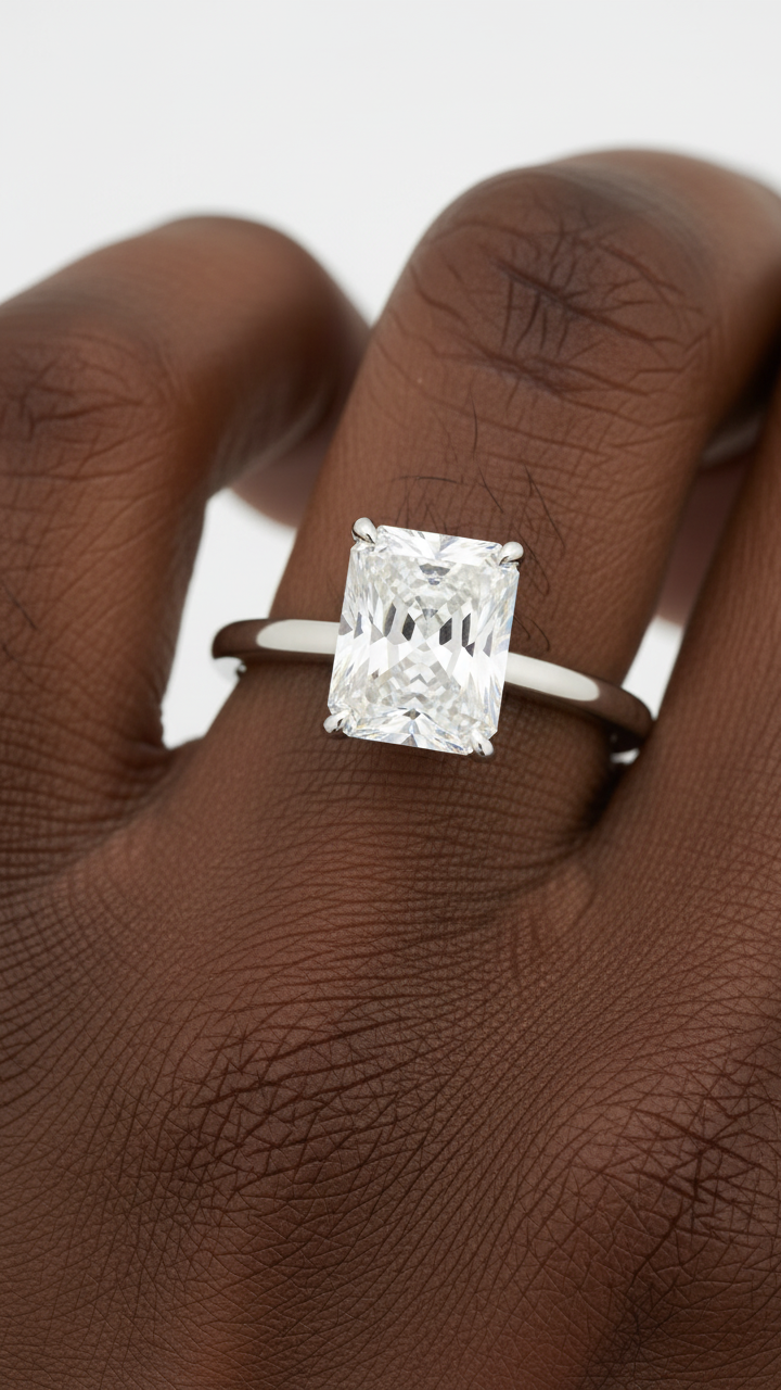 Anillo de alta costura de lujo