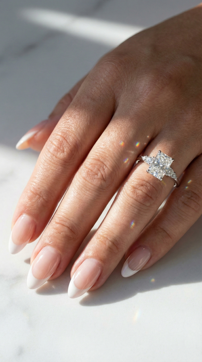 高貴に輝く指輪