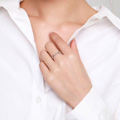 Glistening Splendor Ring - Diamoray