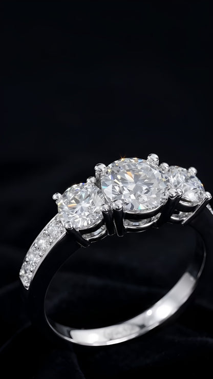 煌めく魅力の指輪