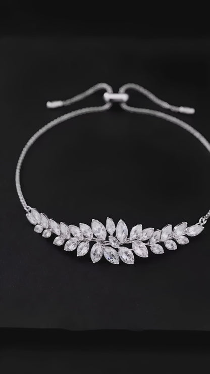 Elara Gleam Bracelet