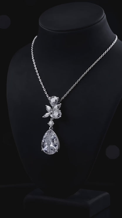 Elegance Veil Necklace