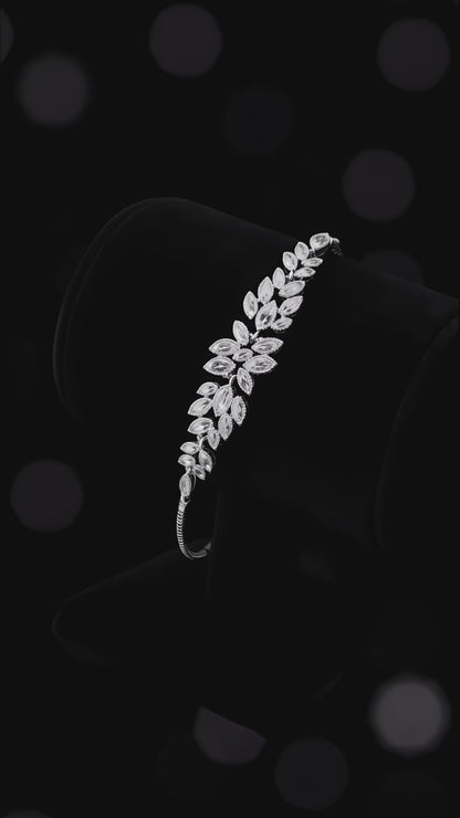 Elara Gleam Bracelet