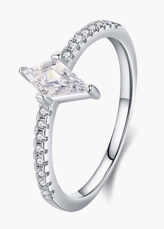 Resplendent Allure Ring - Diamoray