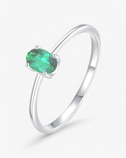 Anillo de esmeralda exuberante
