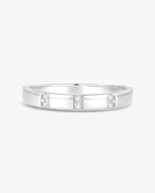 Anillo de diamantes susurrantes